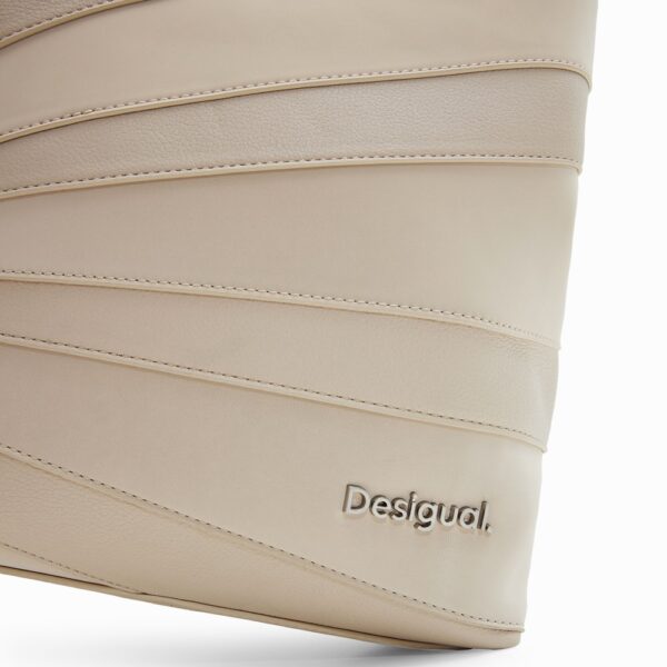 24SAKP22_1001_5 mochila desigual