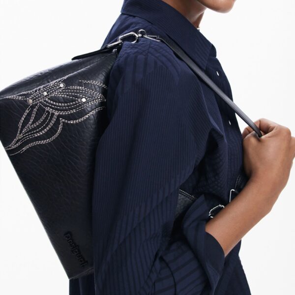 24WAXP83_2000_8 bolso desigual
